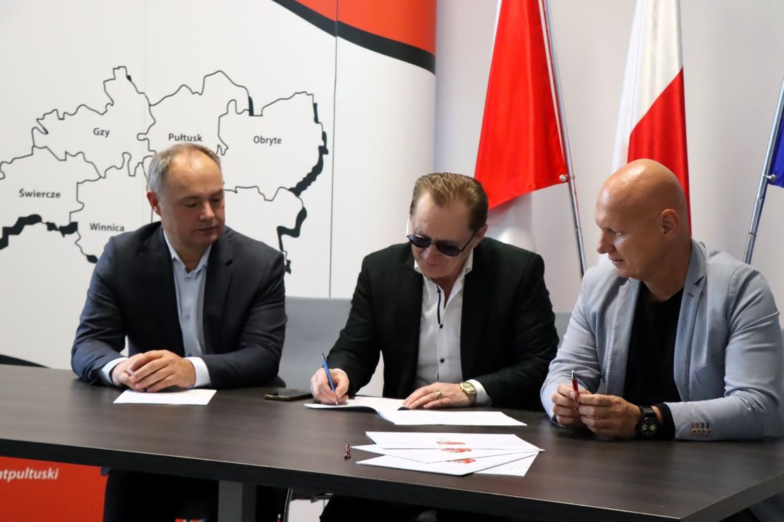 Podpisanie umów na dwie inwestycje drogowe w Powiecie Pułtuskim