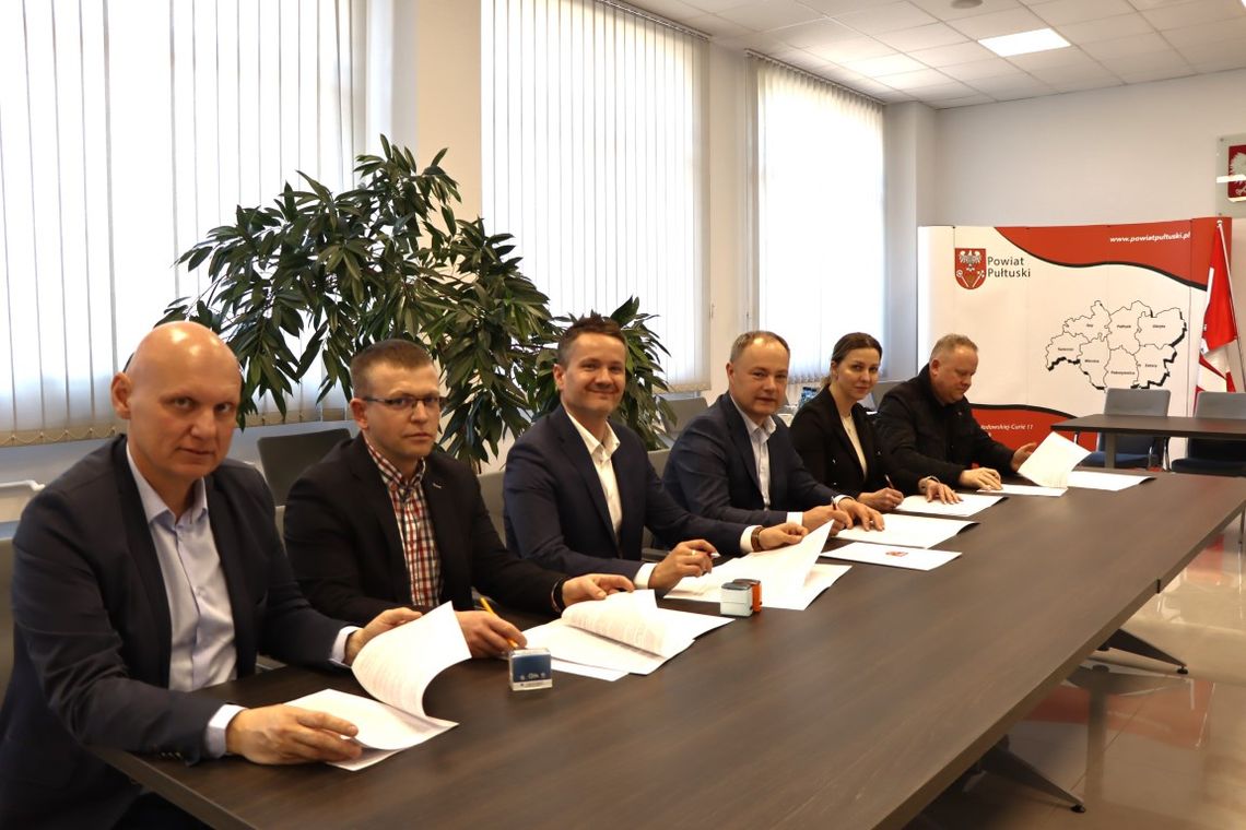 Podpisanie umów na wykonanie dokumentacji projektowych trzech inwestycji drogowych