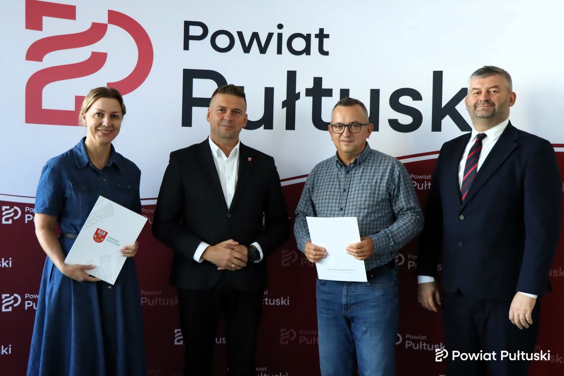 Podpisanie umowy na zakup nowego autobusu dla Środowiskowego Domu Samopomocy w Pułtusku Podpisanie umowy na zakup nowego autobusu dla Środowiskowego Domu Samopomocy w Pułtusku