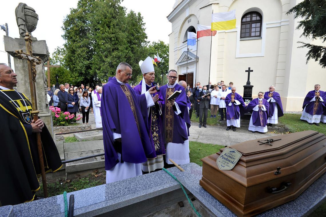 Pogrzeb ks. kanonika Kazimierza Pawłowskiego