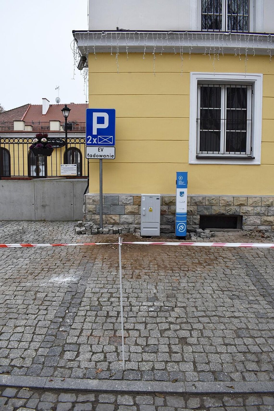 Powstaje druga stacja ładowania pojazdów elektrycznych