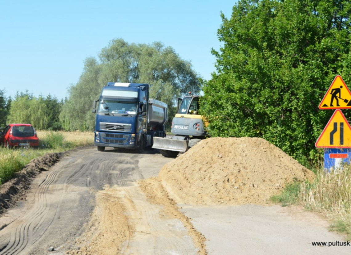 PRZEBUDOWA DRÓG W MIEJSCOWOŚCIACH TRZCINIEC, ZAKRĘT I BIAŁOWIEŻA