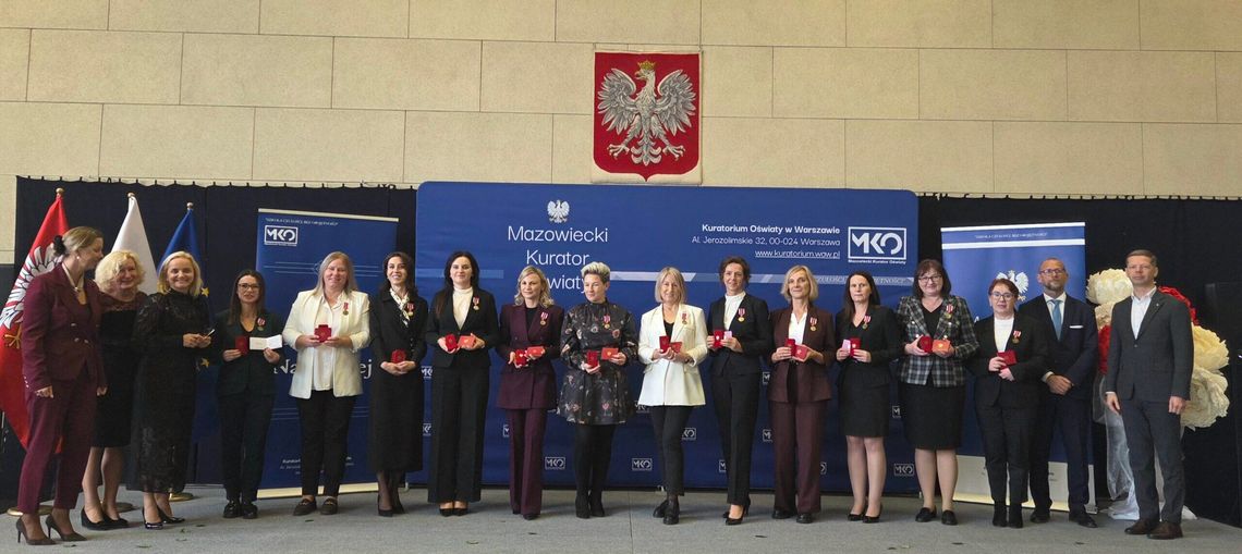 Pułtuscy nauczyciele i pracownicy placówek oświatowych uhonorowani z okazji Dnia Edukacji Narodowej Pułtuscy nauczyciele i pracownicy placówek oświatowych uhonorowani z okazji Dnia Edukacji Narodowej