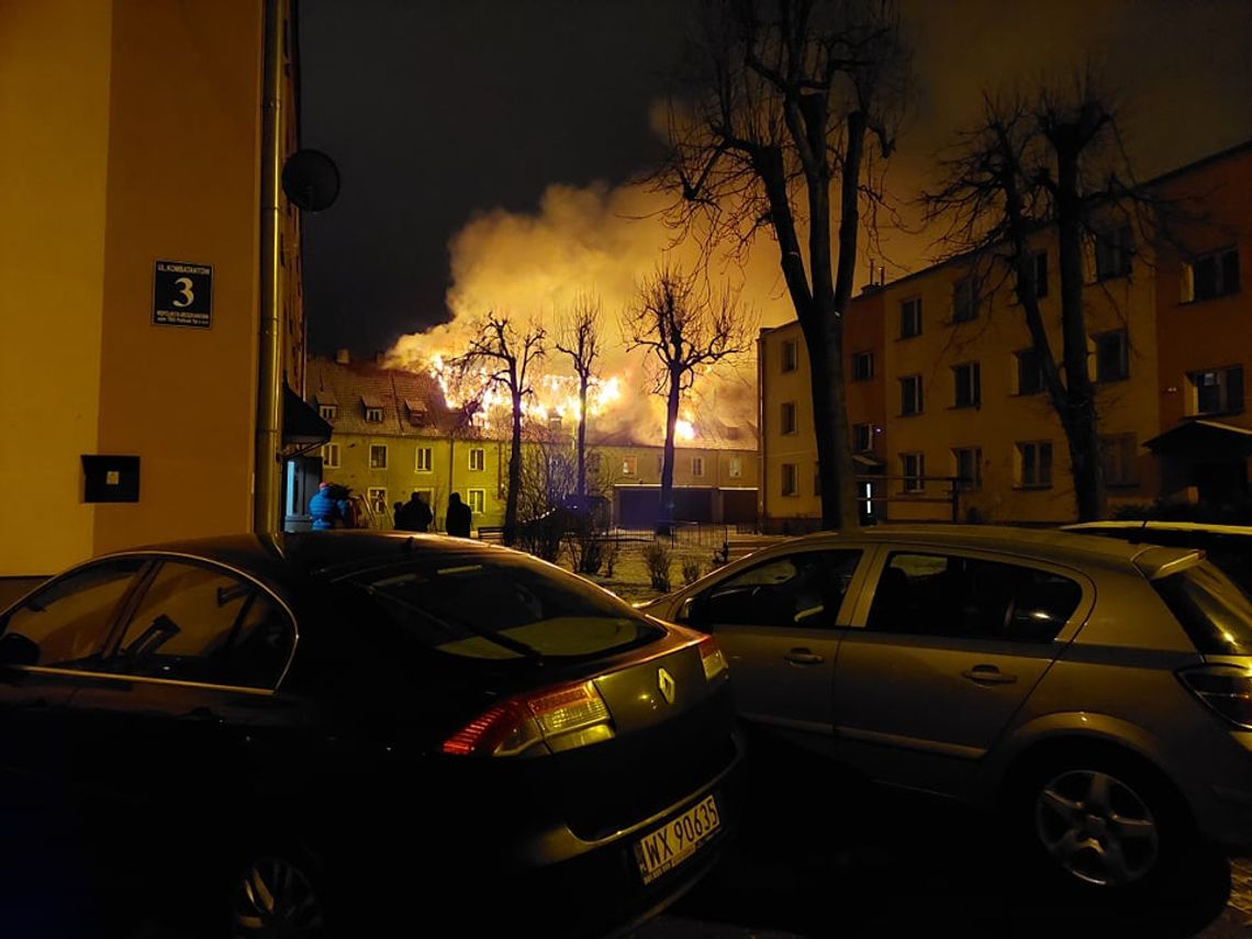 PUŁTUSK. Film z pożaru budynku na Traugutta