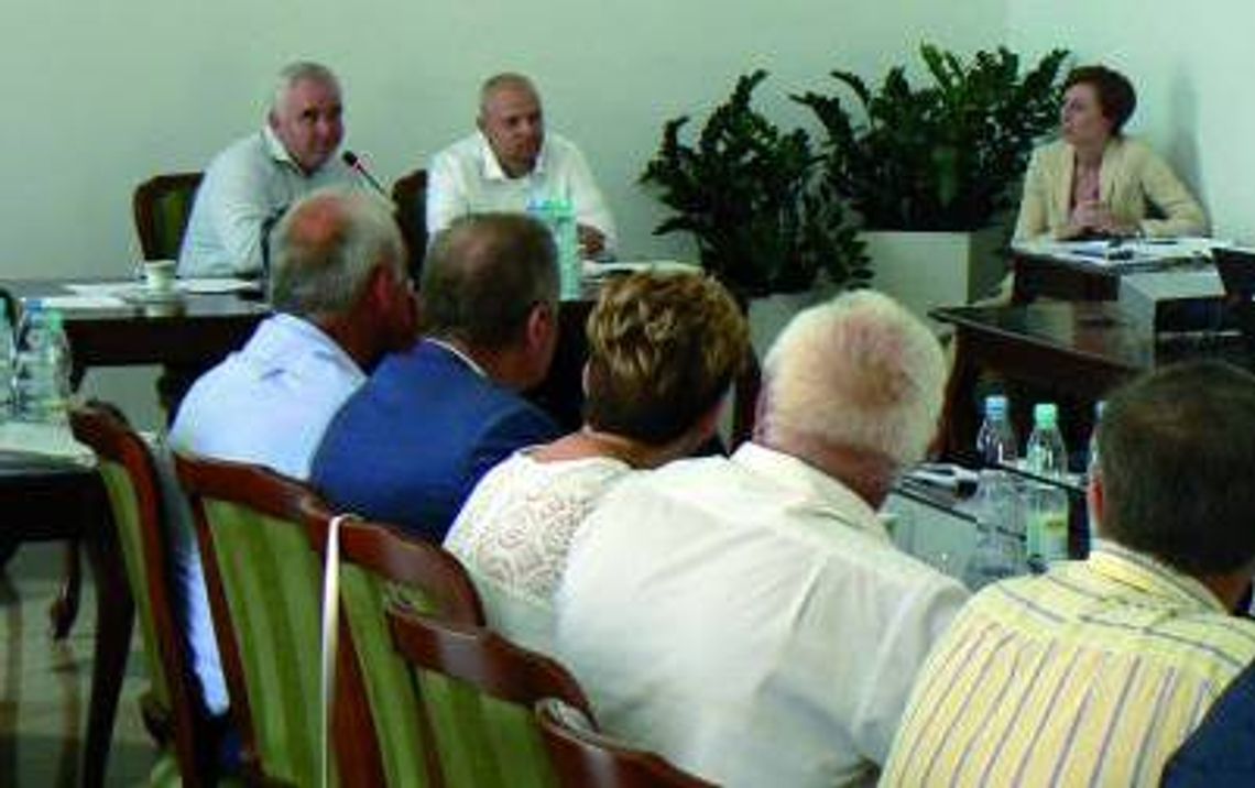 Radni chcą chodnika
