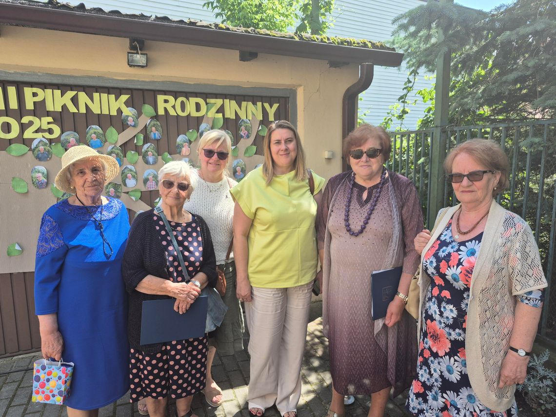 Rodzinny piknik seniorów