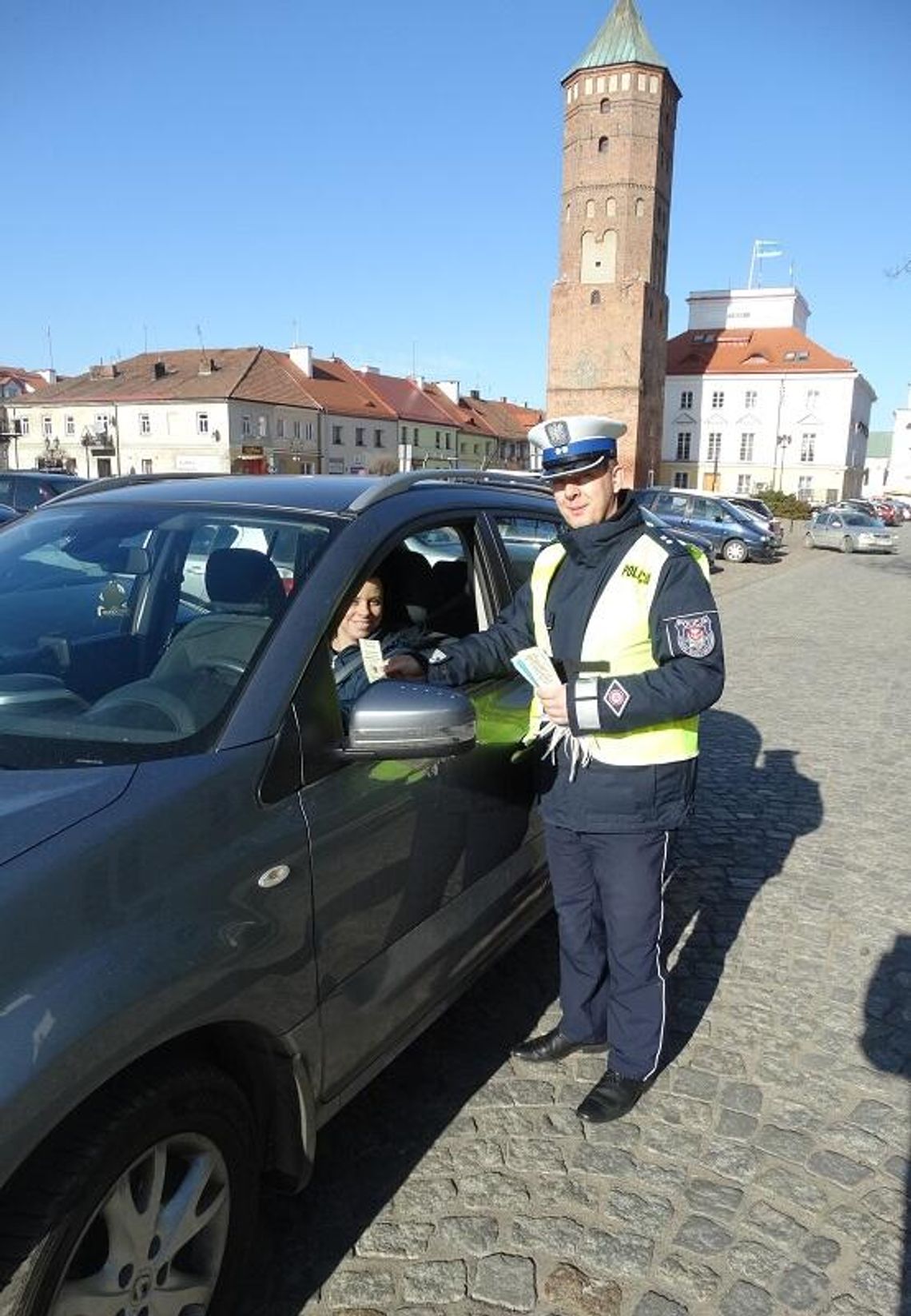 ROZWAŻNA NA DRODZE, ROMANTYCZNA W DOMU