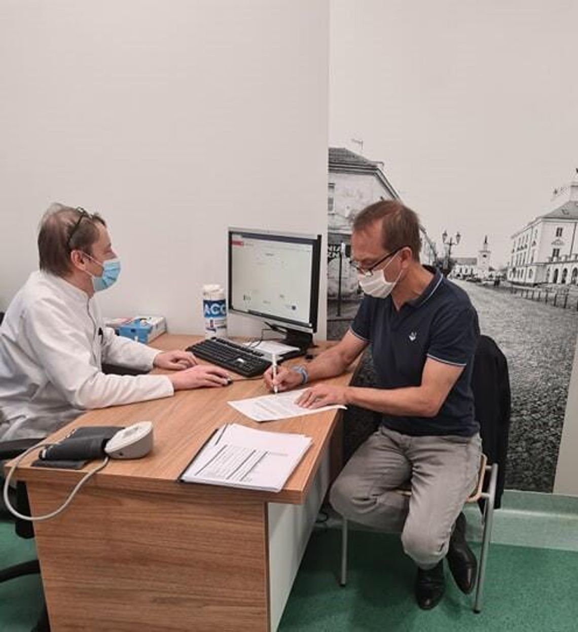 Ruszyły szczepienia przeciw COVID-19