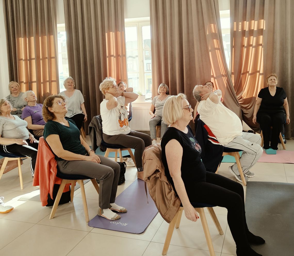 SENIORZY SENIOROM czyli gimnastykujemy się