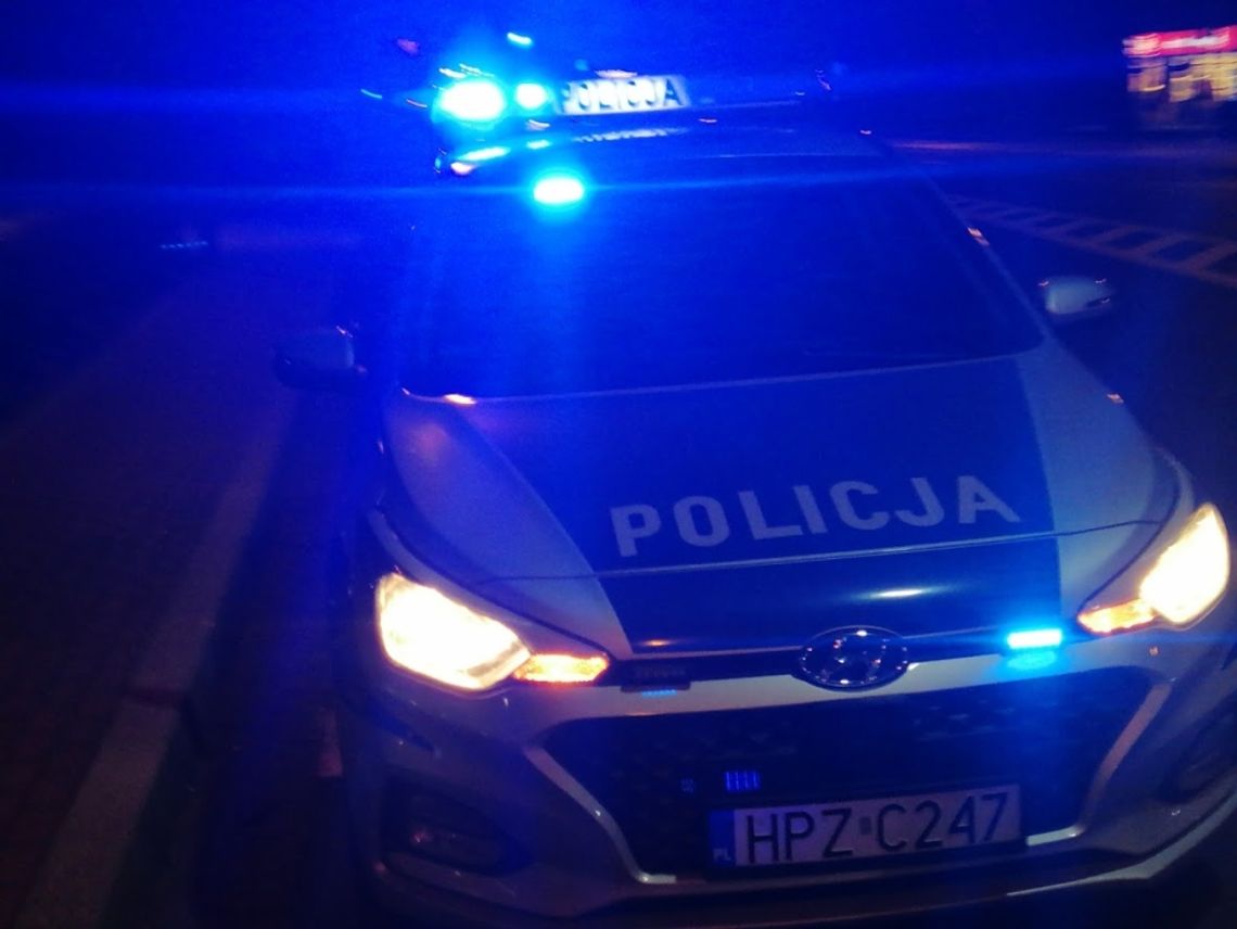 SEROCK. Staranował latarnie i uciekł z miejsca zdarzenia