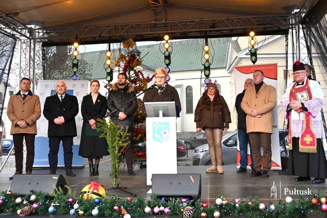 Spotkanie Wigilijne Mieszkańców Gminy Pułtusk i Powiatu Pułtuskiego na pułtuskim rynku Spotkanie Wigilijne Mieszkańców Gminy Pułtusk i Powiatu Pułtuskiego na pułtuskim rynku