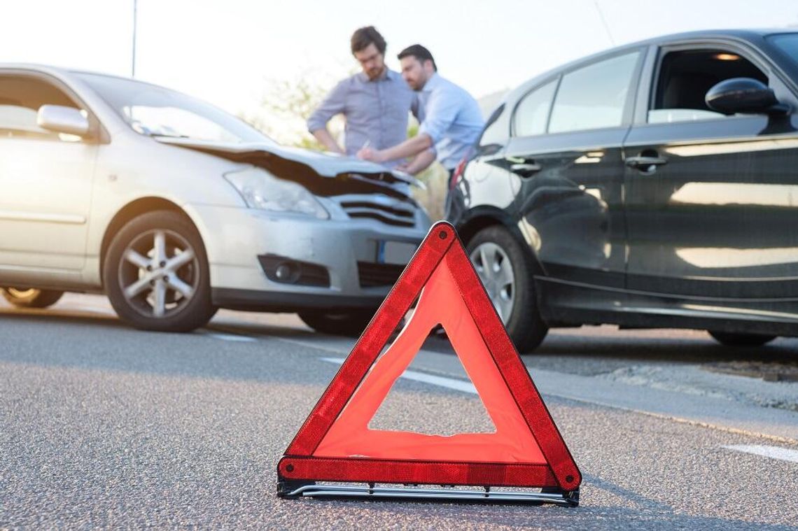 Stłuczka na autostradzie. Co robić?