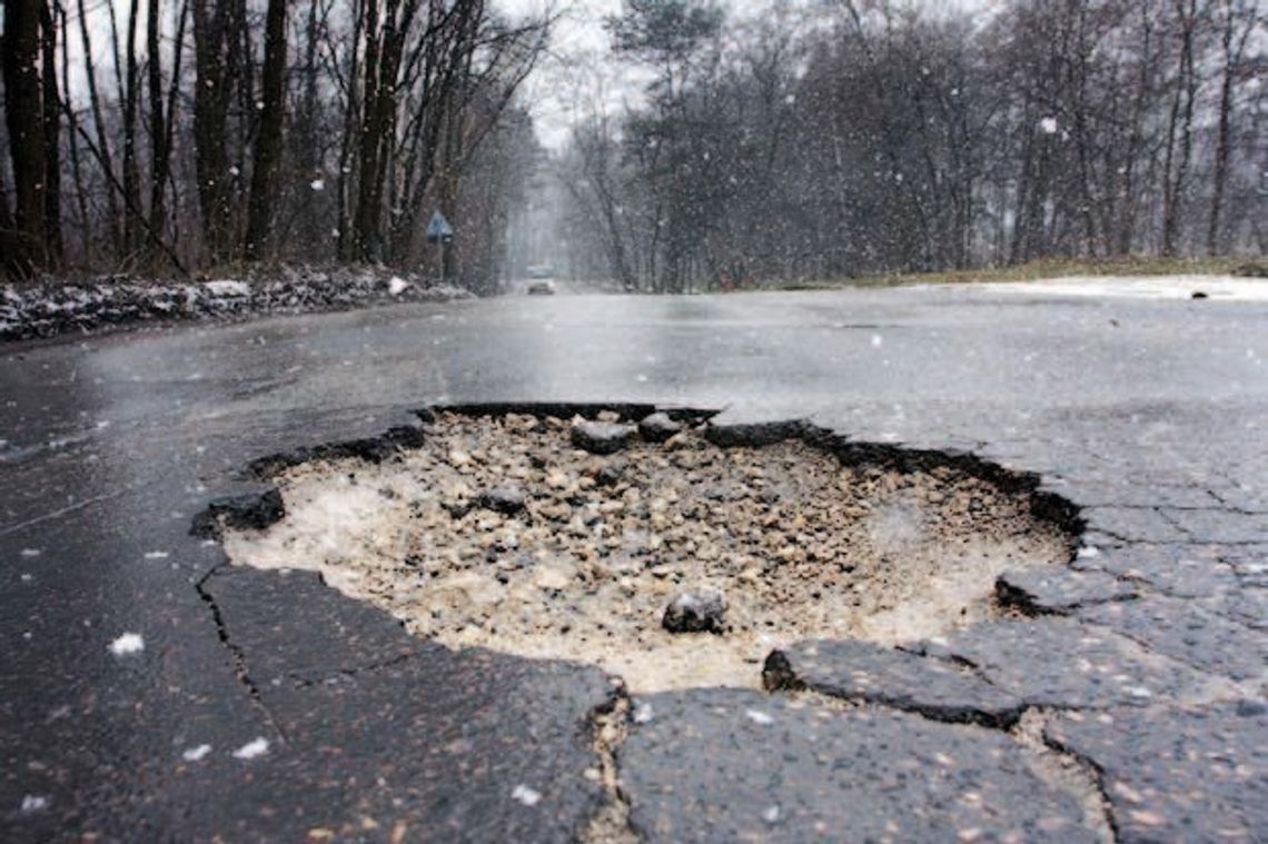 Świercze. Droga zagraża bezpieczeństwu