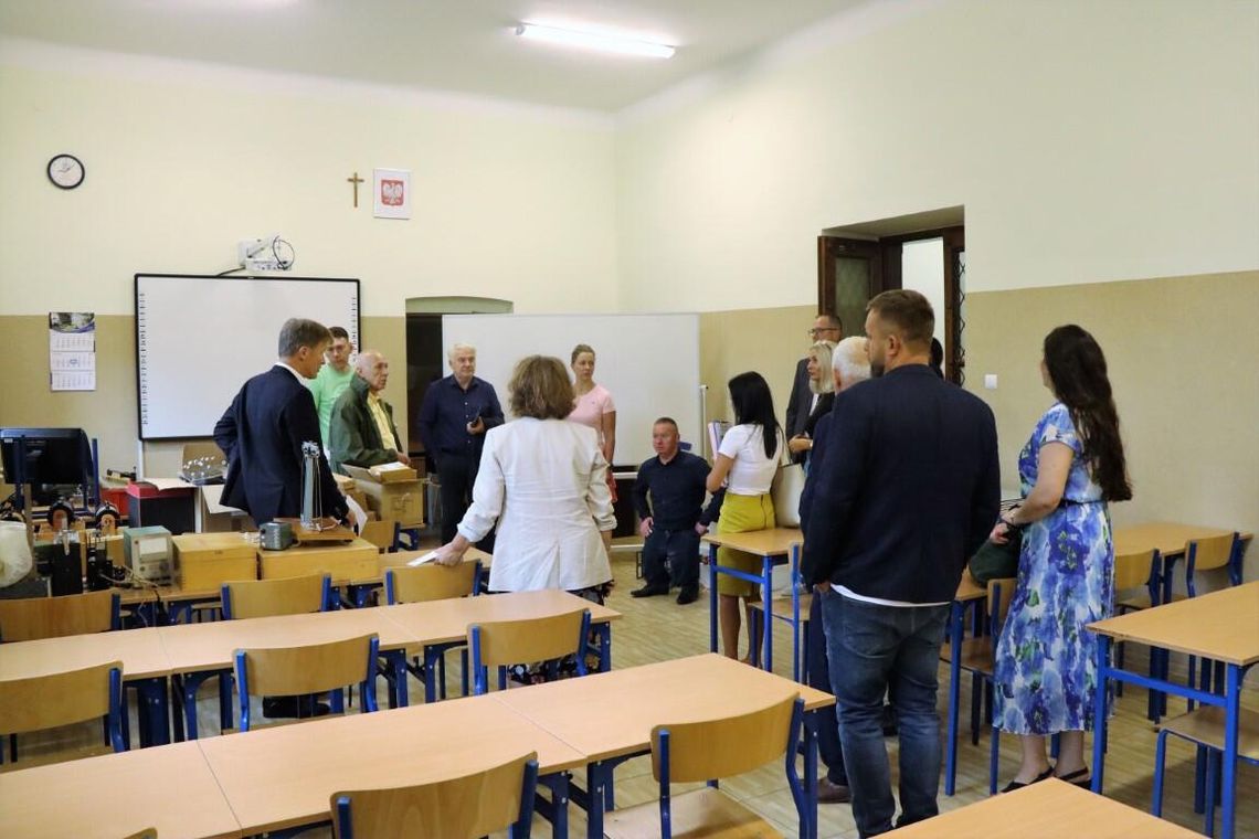 Szkolna komisja radnych powiatu