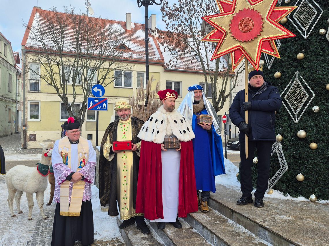 Trzej Królowie na pułtuskim rynku Trzej Królowie na pułtuskim rynku