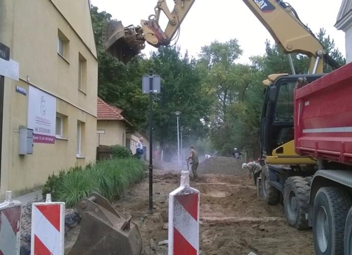 Ulica Młodzieżowa zmienia swoje oblicze