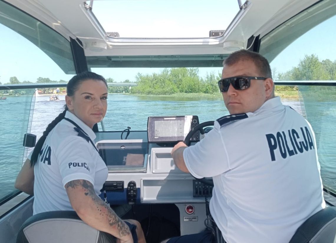 Uratowali tonącą 61-latkę