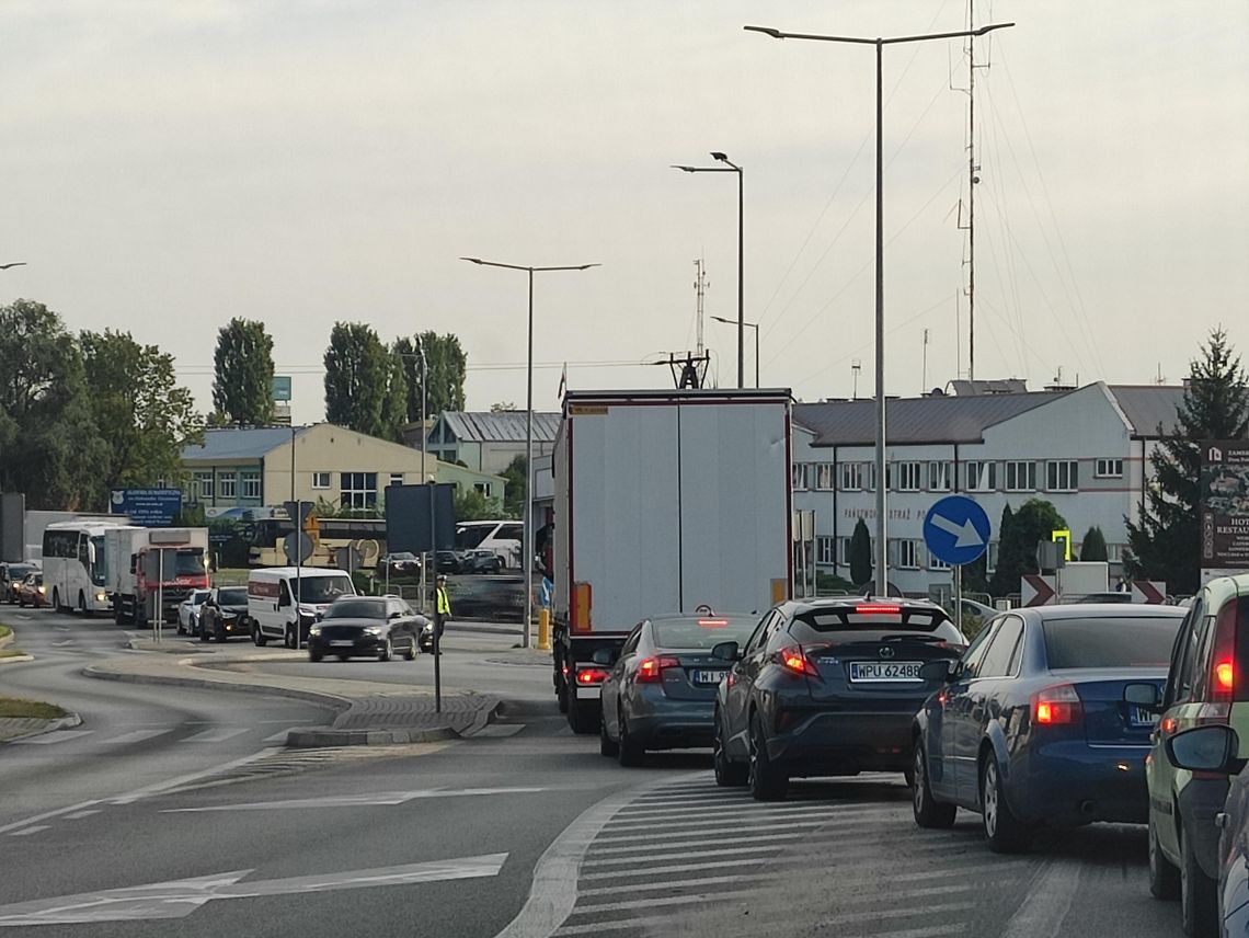 Utrudnienia w ruchu przy rondzie wyszkowskim