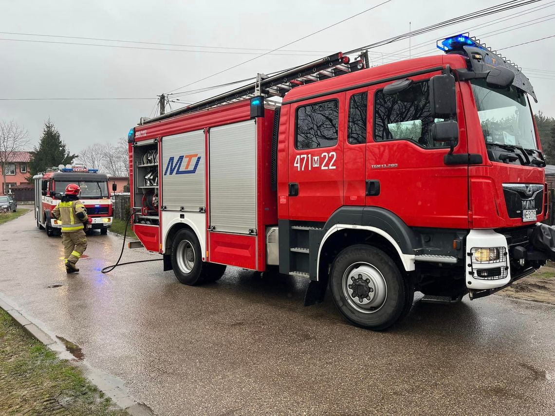 WIELISZEW. Przez wędzarnię, zapaliła się wiata