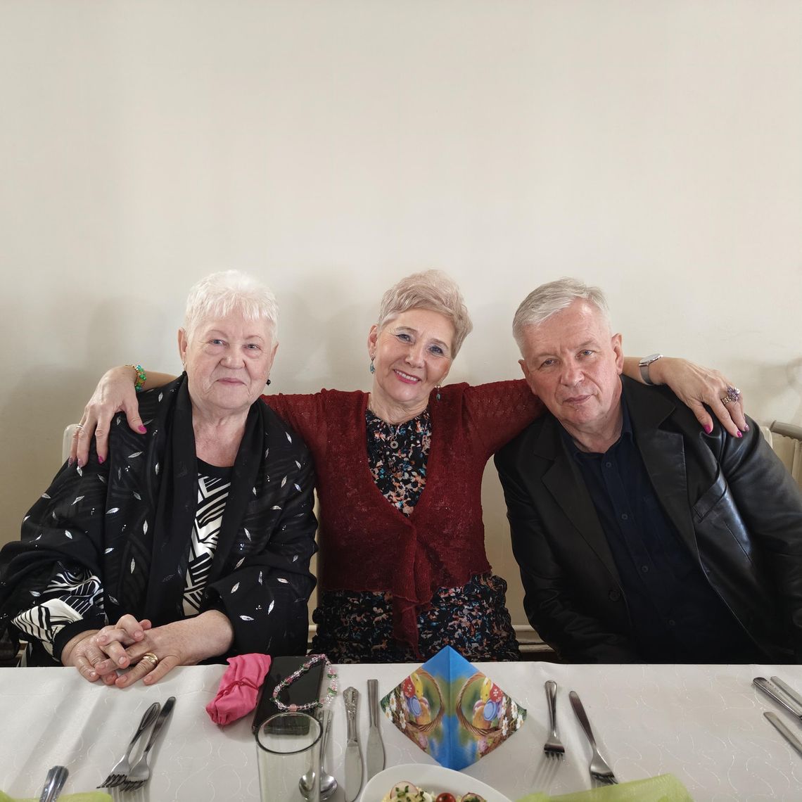 Wielkanocne jajeczko seniorów ze Stowarzyszenia Seniorzy-Seniorom w KASKADZIE - fotogaleria Wielkanocne jajeczko seniorów ze Stowarzyszenia Seniorzy-Seniorom w KASKADZIE - fotogaleria