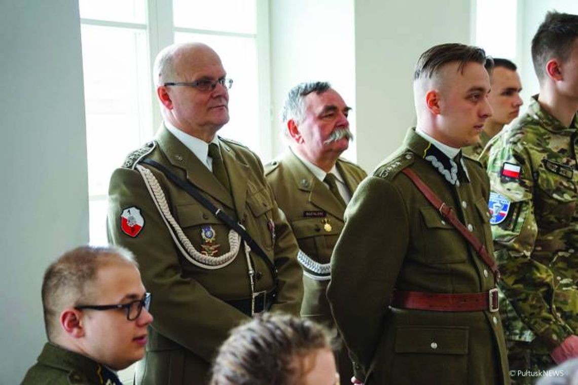 WOKÓŁ WYSTAWY 13 PUŁKU PIECHOTY W PUŁTUSKU