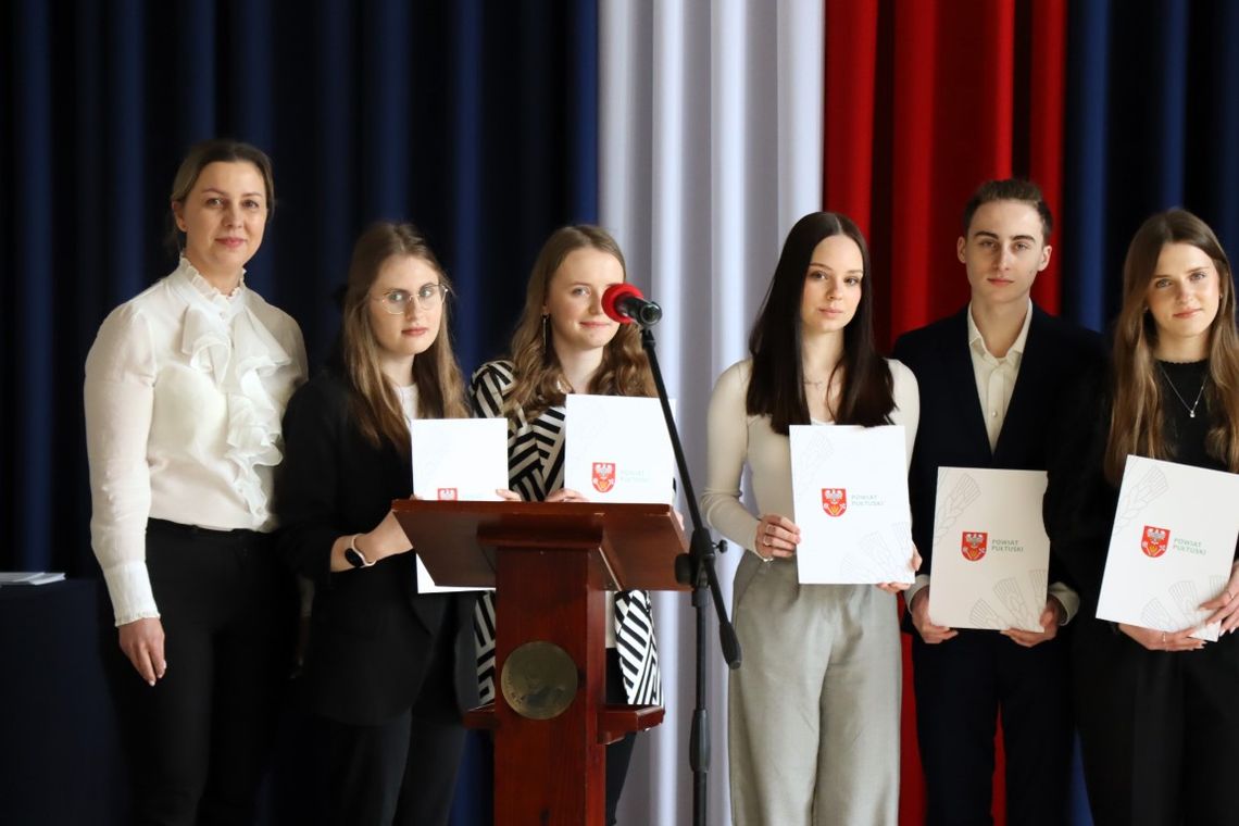 Wręczenie stypendiów Starosty Pułtuskiego