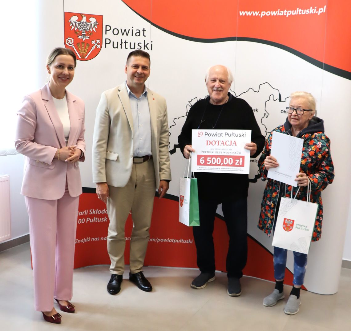 Wsparcie dla lokalnych pasjonatów. Stowarzyszenie Pułtuski Klub Wodniaków z dotacją od Powiatu