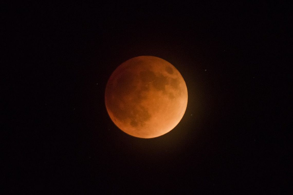 ZAĆMIENIE KSIĘŻYCA