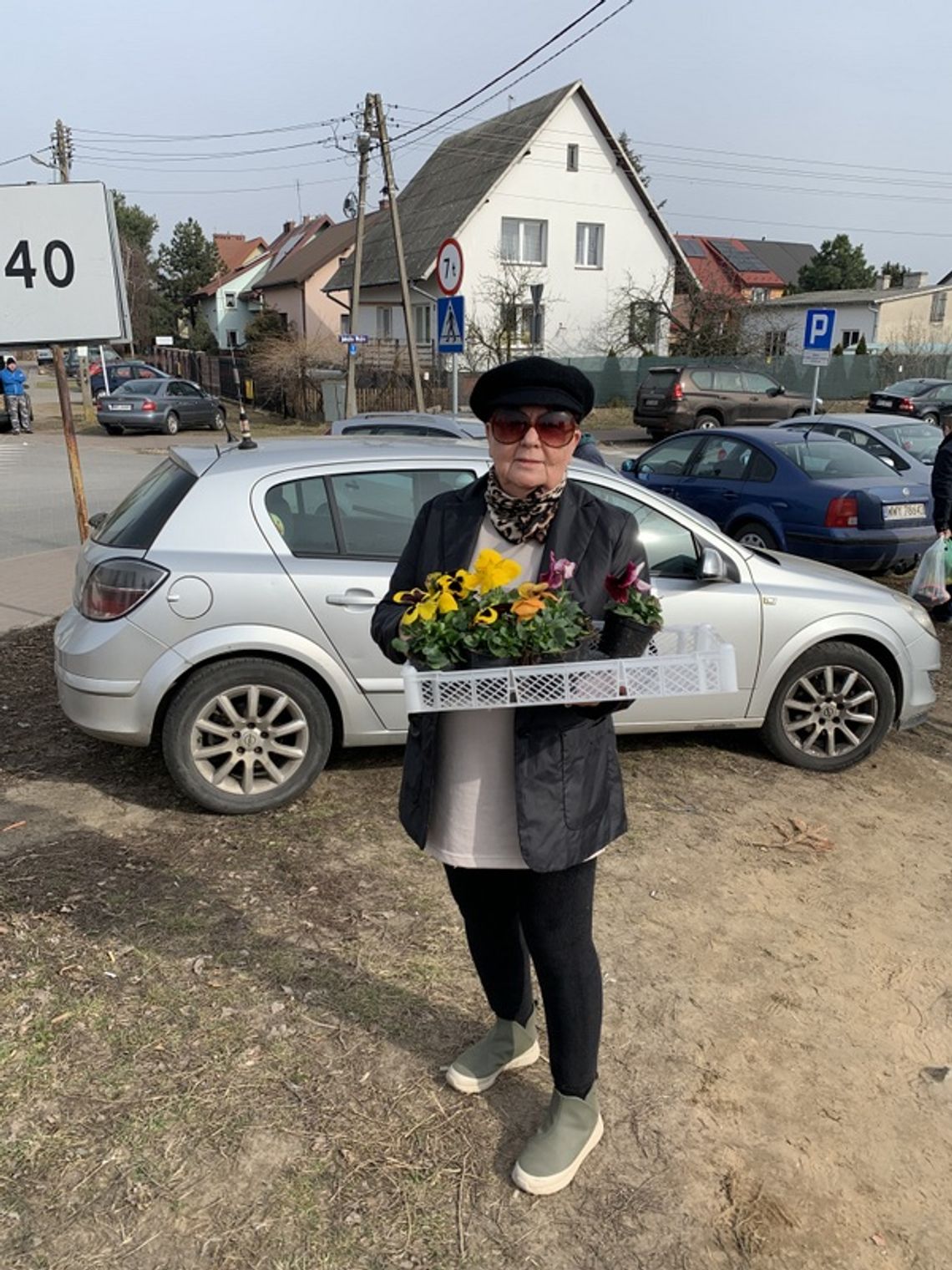 ZADZIWIŁA SIĘ MARCHEWKA.