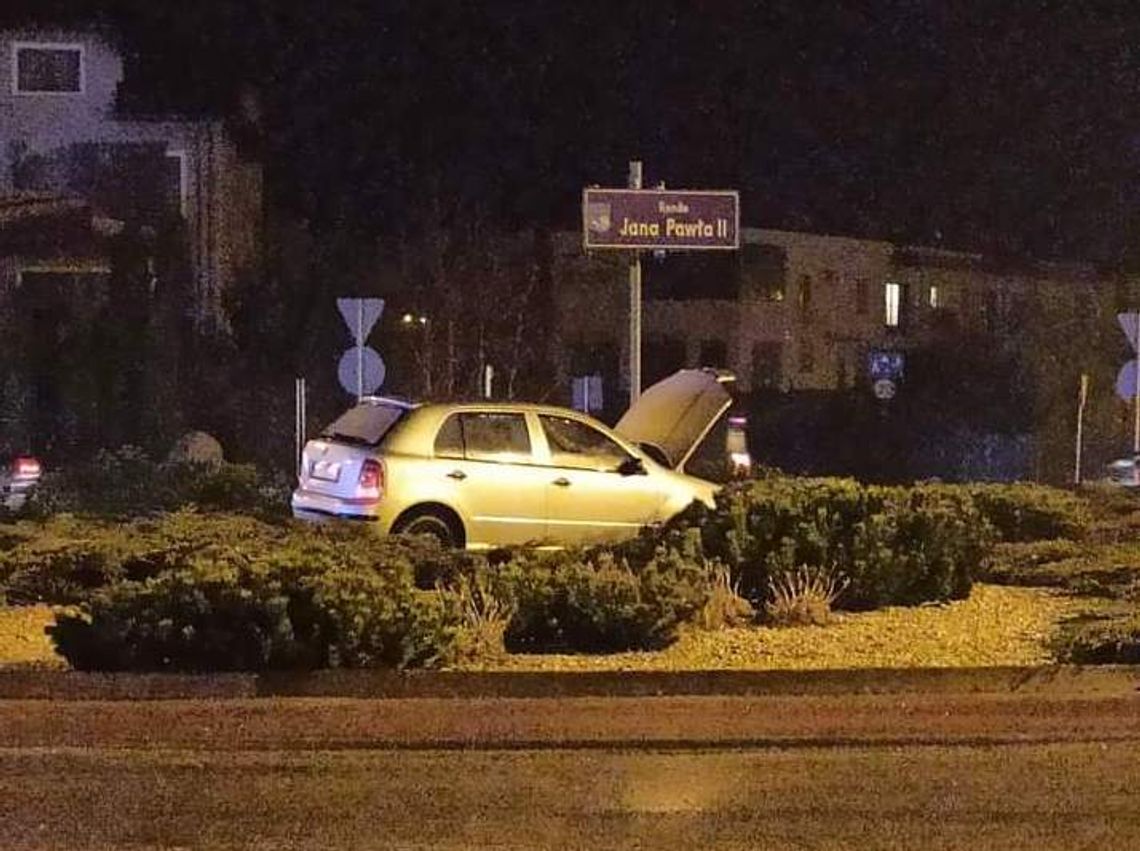 Zakończył jazdę na rondzie