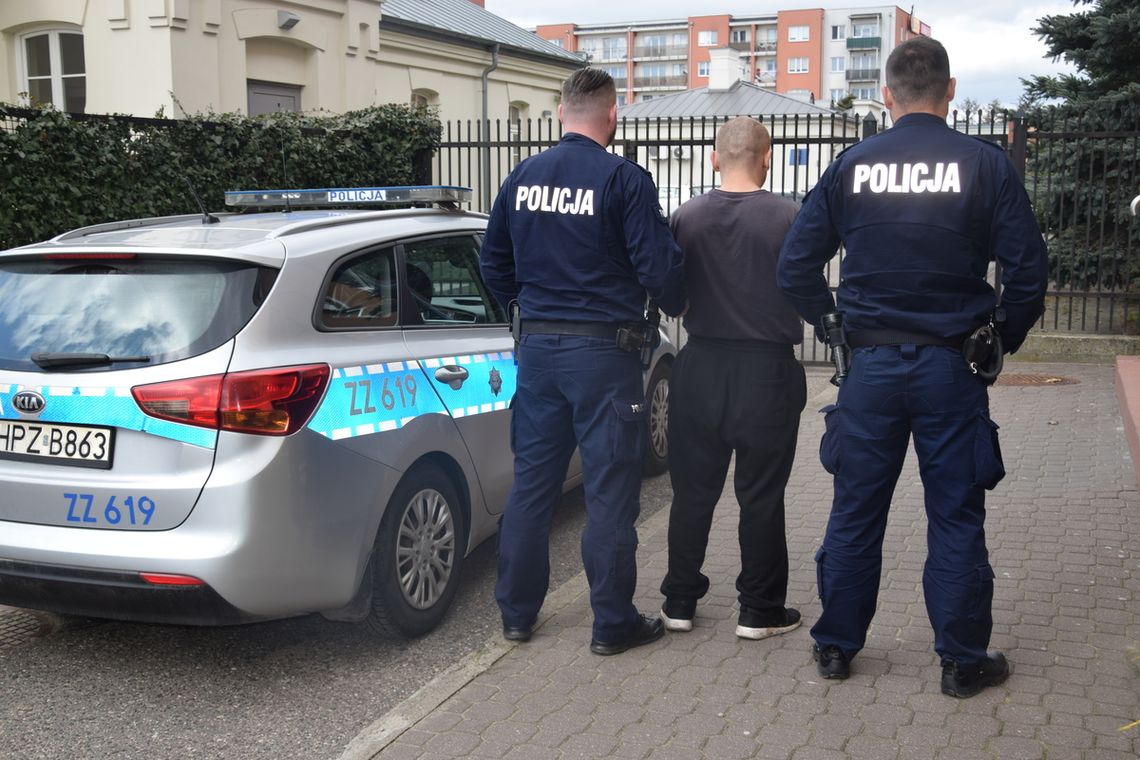 ZAKROCZYM. Wrócił z więzienia i znęcał się nad ojcem