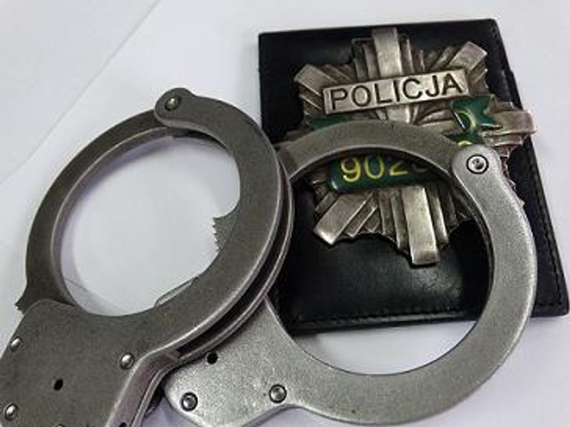 ZNIEWAŻYŁ POLICJANTÓW