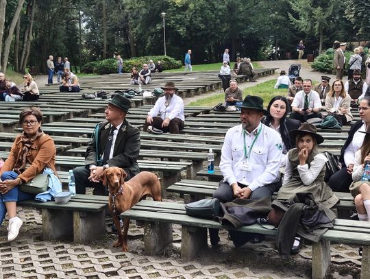 ROGI MYŚLIWSKIE NIOSŁY POTĘŻNY ŁADUNEK EMOCJI